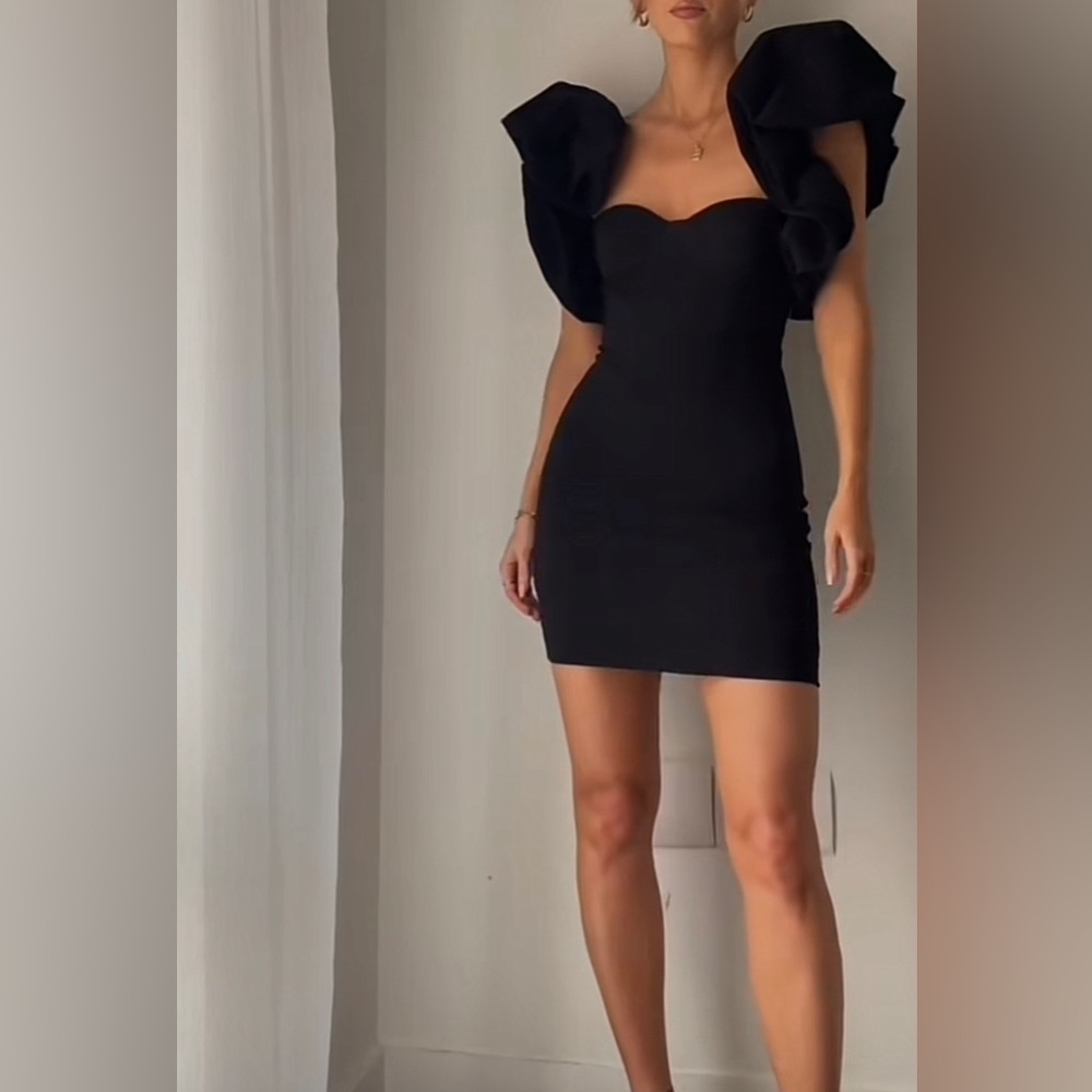 Zara voluminous black dress